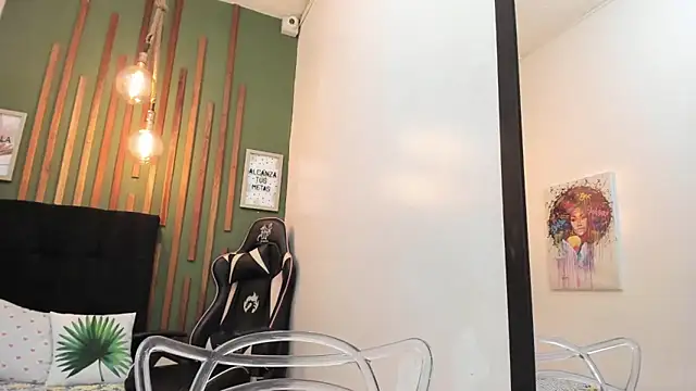 Laura Sex19 online show from 11-20-25, 12:05