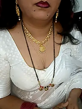 Snapshot of Niharika555 chatting on 05-17-26, 03:08 Niharika555 online show from 05-17-26, 03:08