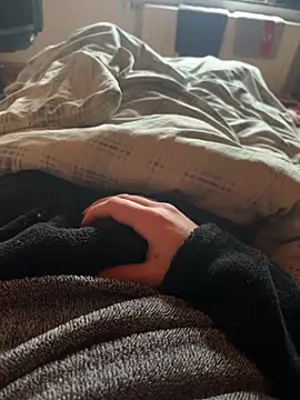 Snapshot of mas20043 chatting on 10-08-25, 12:36 mas20043 online show from 10-08-25, 12:36