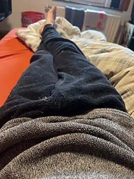 Snapshot of mas20043 chatting on 10-15-25, 02:06 mas20043 online show from 10-15-25, 02:06