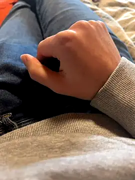 Snapshot of mas20043 chatting on 10-25-25, 09:50 mas20043 online show from 10-25-25, 09:50