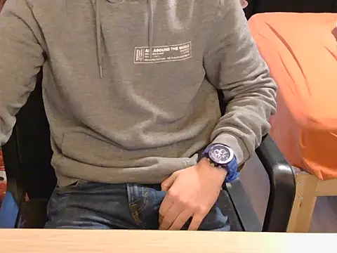 Snapshot of mas20043 chatting on 11-27-25, 03:14 mas20043 online show from 11-27-25, 03:14