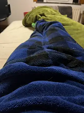 Snapshot of mas20043 chatting on 01-11-26, 06:24 mas20043 online show from 01-11-26, 06:24