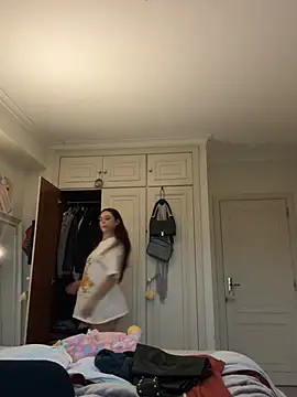 very licious online show from 06-18-26, 04:44