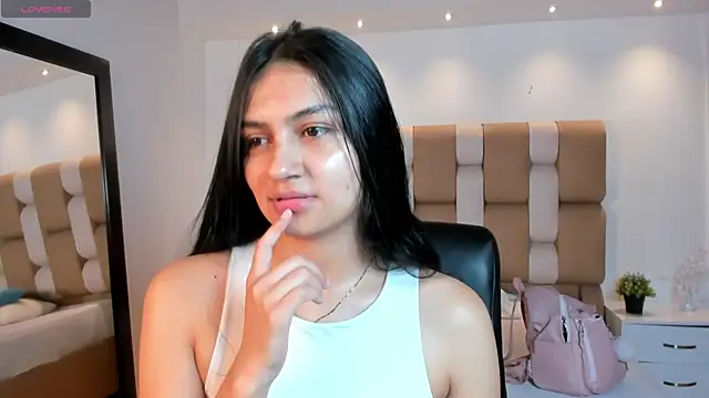 AidaJones online show from 12-17-25, 11:38