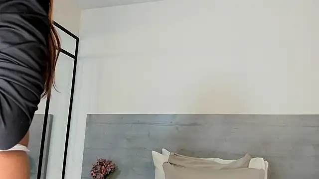 sunnyWhitee online show from 03-13-26, 07:09