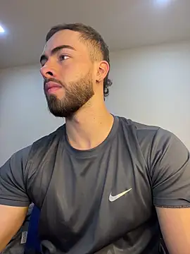 Snapshot of MaxDell chatting on 05-19-26, 06:36 MaxDell online show from 05-19-26, 06:36