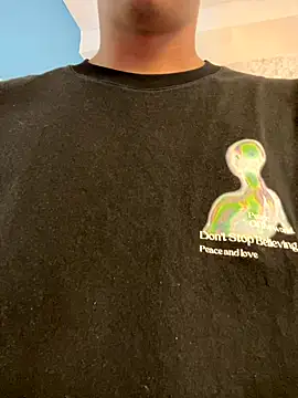 Snapshot of ErosVale chatting on 09-30-25, 05:23 ErosVale online show from 09-30-25, 05:23