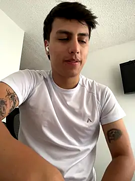 Snapshot of ErosVale chatting on 10-04-25, 10:08 ErosVale online show from 10-04-25, 10:08