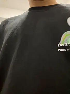 Snapshot of ErosVale chatting on 11-26-25, 06:25 ErosVale online show from 11-26-25, 06:25