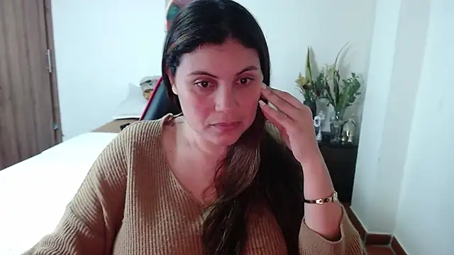 Secret Bella online show from 09-30-25, 12:21