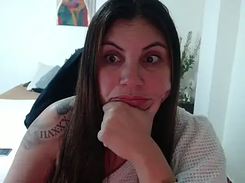 Secret Bella online show from 10-12-25, 11:42