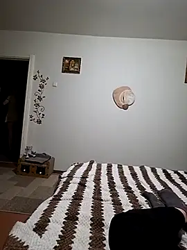 Snapshot of EllaDreams chatting on 11-16-25, 03:28 EllaDreams online show from 11-16-25, 03:28