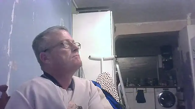 hefin18 online show from 12-18-25, 11:00