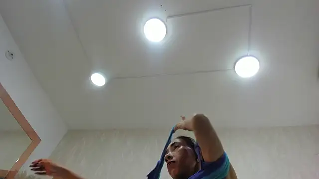 crystal sm online show from 04-21-26, 03:02