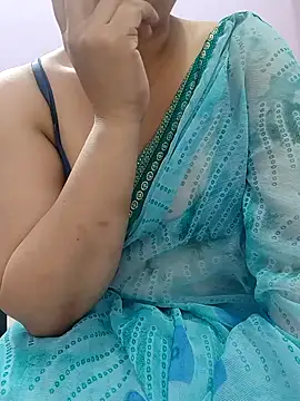Snapshot of roshni_agrawal0 chatting on 04-30-26, 04:13 roshni agrawal0 online show from 04-30-26, 04:13