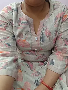 Snapshot of roshni_agrawal0 chatting on 06-10-26, 08:57 roshni agrawal0 online show from 06-10-26, 08:57