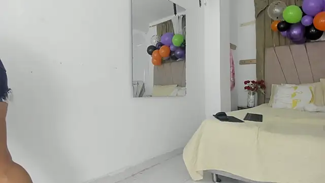 Lady miss    online show from 10-12-25, 01:10