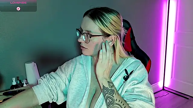 Charlies world online show from 11-06-25, 09:26