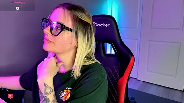 Charlies world online show from 12-14-25, 10:25