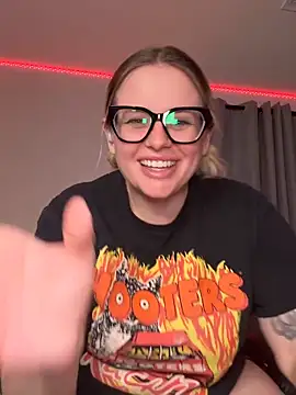 Snapshot of Charlies_world chatting on 02-22-26, 08:07 Charlies world online show from 02-22-26, 08:07