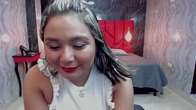 Snapshot of LatinaHoleQueen chatting on 05-20-26, 03:29 LatinaHoleQueen online show from 05-20-26, 03:29