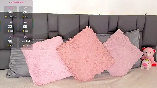 Snapshot of arisha_williams chatting on 02-18-26, 05:03 arisha williams online show from 02-18-26, 05:03