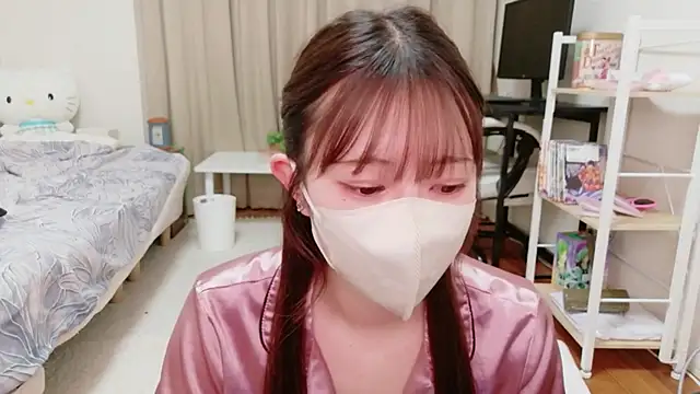 Snapshot of MOEMOE-Q chatting on 05-31-26, 05:31 MOEMOE-Q online show from 05-31-26, 05:31