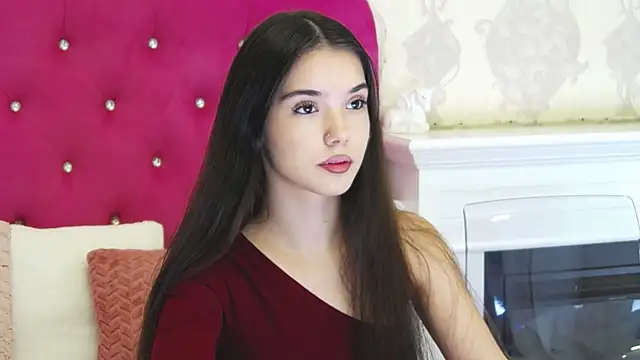 Snapshot of AlexisDevine chatting on 06-19-26, 04:28 AlexisDevine online show from 06-19-26, 04:28