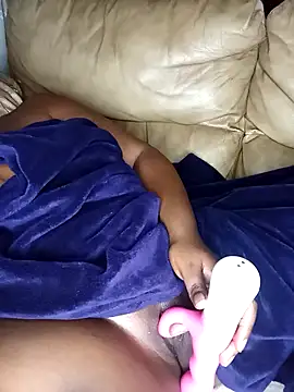 Snapshot of Sweet_HoneyPot1 chatting on 04-12-26, 12:15 Sweet HoneyPot1 online show from 04-12-26, 12:15