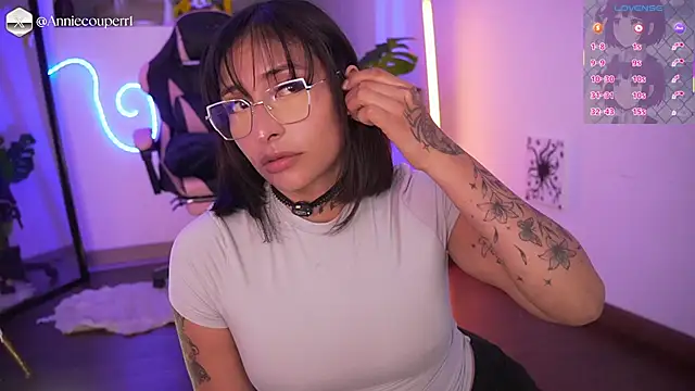 AnnieCouperr online show from 05-18-26, 08:47