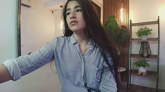 Snapshot of Lia_Mar_ chatting on 09-30-25, 01:27 Lia Mar online show from 09-30-25, 01:27