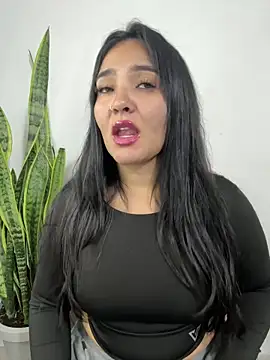 Snapshot of meli__brown chatting on 05-18-26, 01:24 meli brown online show from 05-18-26, 01:24