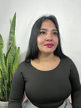 Snapshot of meli__brown chatting on 05-18-26, 04:07 meli brown online show from 05-18-26, 04:07