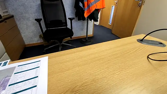 Snapshot of Oorse1966 chatting on 10-21-25, 01:12 Oorse1966 online show from 10-21-25, 01:12