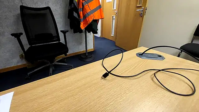 Snapshot of Oorse1966 chatting on 10-22-25, 06:24 Oorse1966 online show from 10-22-25, 06:24