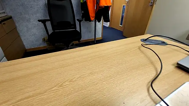 Snapshot of Oorse1966 chatting on 10-28-25, 07:45 Oorse1966 online show from 10-28-25, 07:45