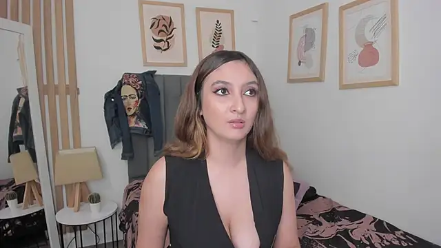 Alice Dickinssonn online show from 12-22-25, 06:05