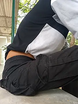 Snapshot of OmeningFurorji chatting on 10-20-25, 05:52 OmeningFurorji online show from 10-20-25, 05:52