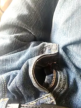 Snapshot of OmeningFurorji chatting on 03-12-26, 06:41 OmeningFurorji online show from 03-12-26, 06:41