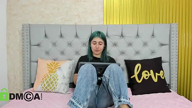 Skarlet 04 online show from 11-29-25, 05:49