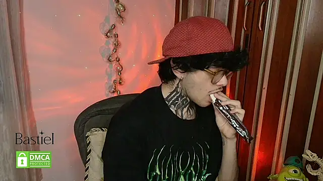 Snapshot of Mihail_leroy chatting on 10-09-25, 01:36 Mihail leroy online show from 10-09-25, 01:36