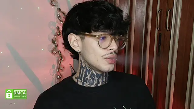 Snapshot of Mihail_leroy chatting on 01-08-26, 12:35 Mihail leroy online show from 01-08-26, 12:35