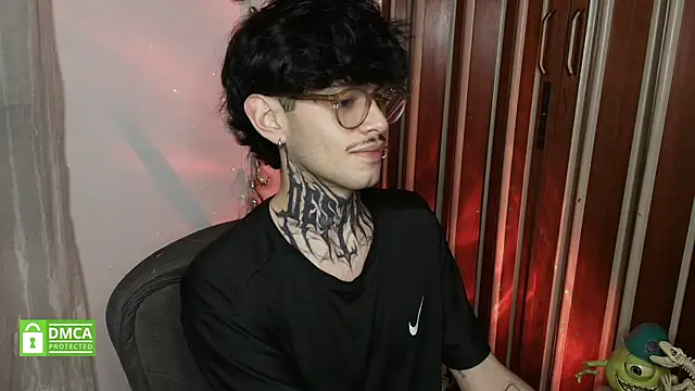 Snapshot of Mihail_leroy chatting on 01-09-26, 03:31 Mihail leroy online show from 01-09-26, 03:31