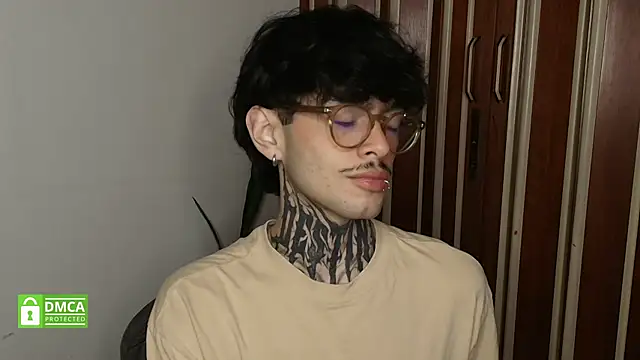 Snapshot of Mihail_leroy chatting on 01-14-26, 02:06 Mihail leroy online show from 01-14-26, 02:06