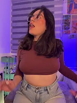 Snapshot of Katheerine chatting on 01-11-26, 01:10 Katheerine online show from 01-11-26, 01:10