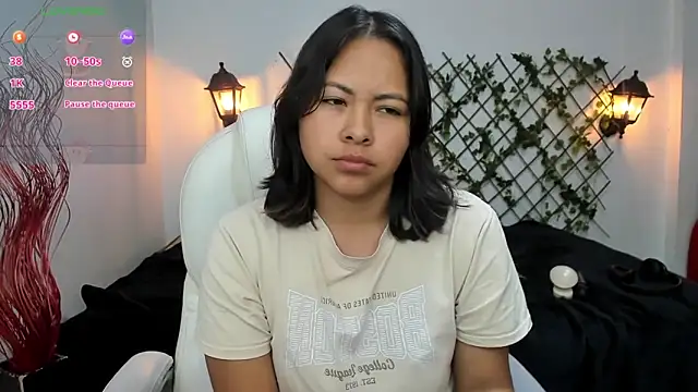 Louisa  clare online show from 12-14-25, 10:03