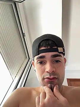 Snapshot of joseemontilla chatting on 10-03-25, 01:19 joseemontilla online show from 10-03-25, 01:19