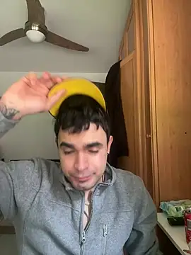 Snapshot of joseemontilla chatting on 03-05-26, 03:19 joseemontilla online show from 03-05-26, 03:19