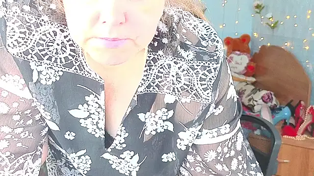 Audrey Aura online show from 09-17-25, 05:09